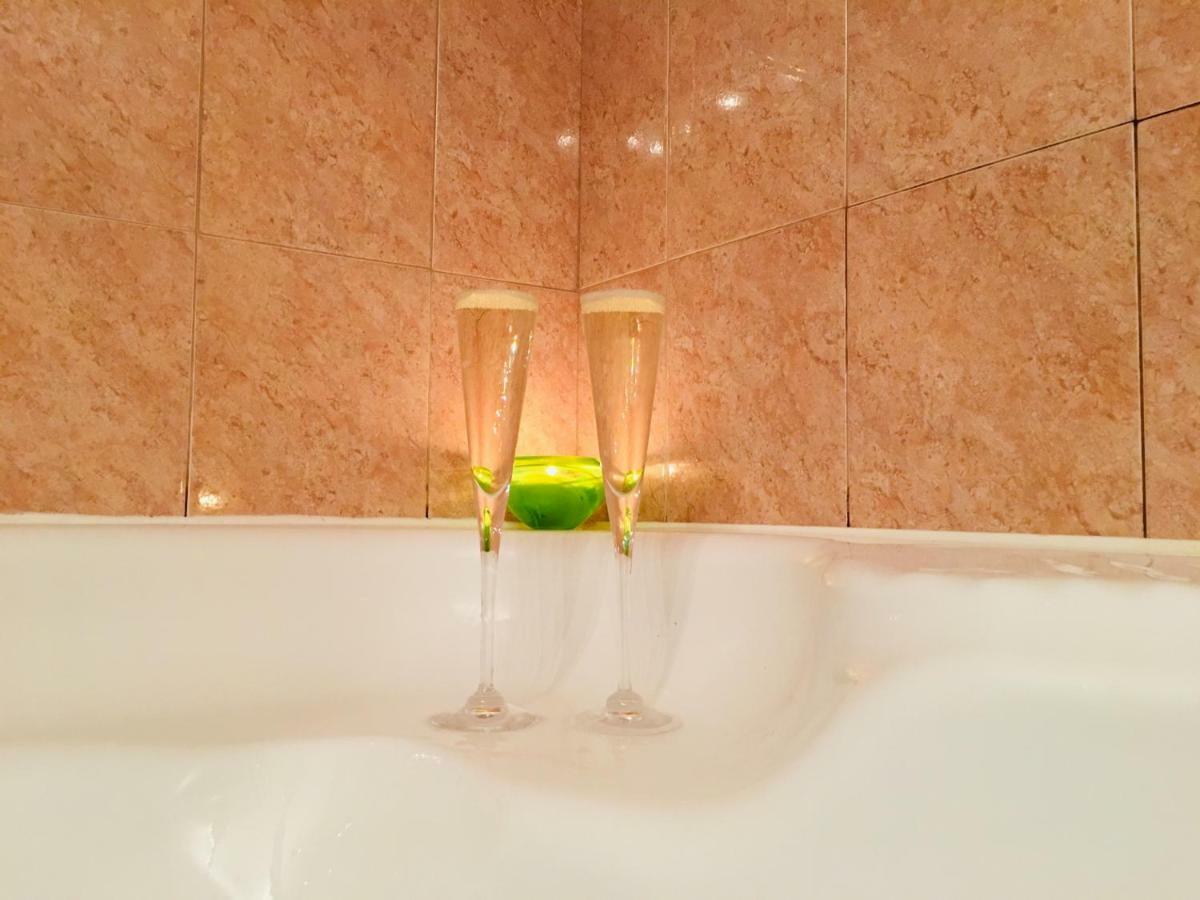 Waitnsea Apartment เอเธนส์ ภายนอก รูปภาพ